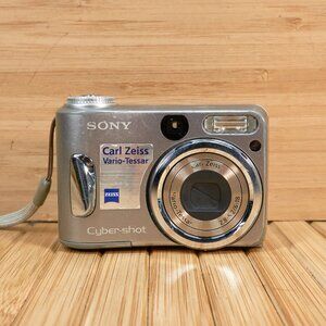 Sony Cyber-shot DSC-S60 4.1MP Digital Camera, 3X Optical Zoom, Made in Japan